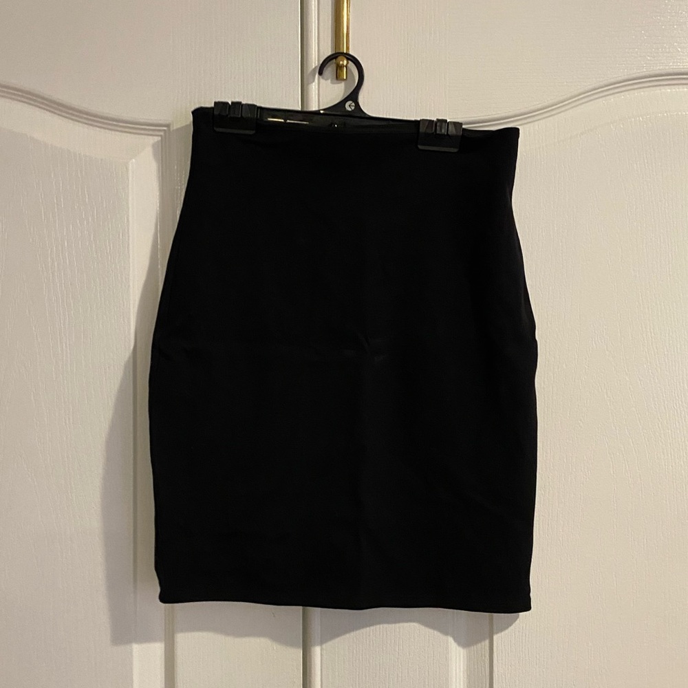 LuLu’s Black Skirt